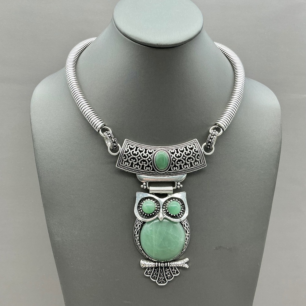 Necklace Jade Owl Pendant Silver Tone Green Stone Statement Boho Chunky 18"